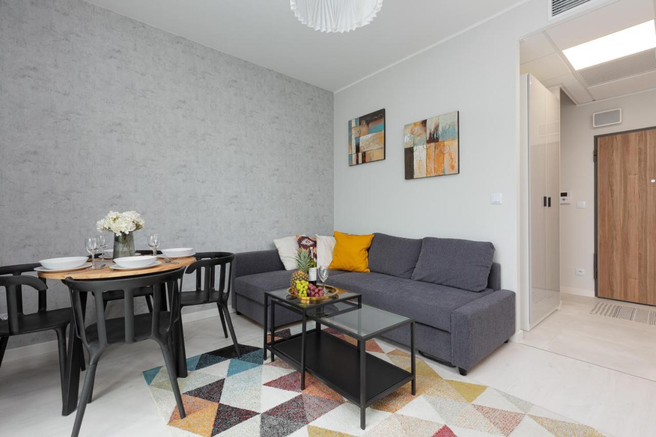 Business Center Apartments Warsaw Wola By Noclegi Renters エクステリア 写真