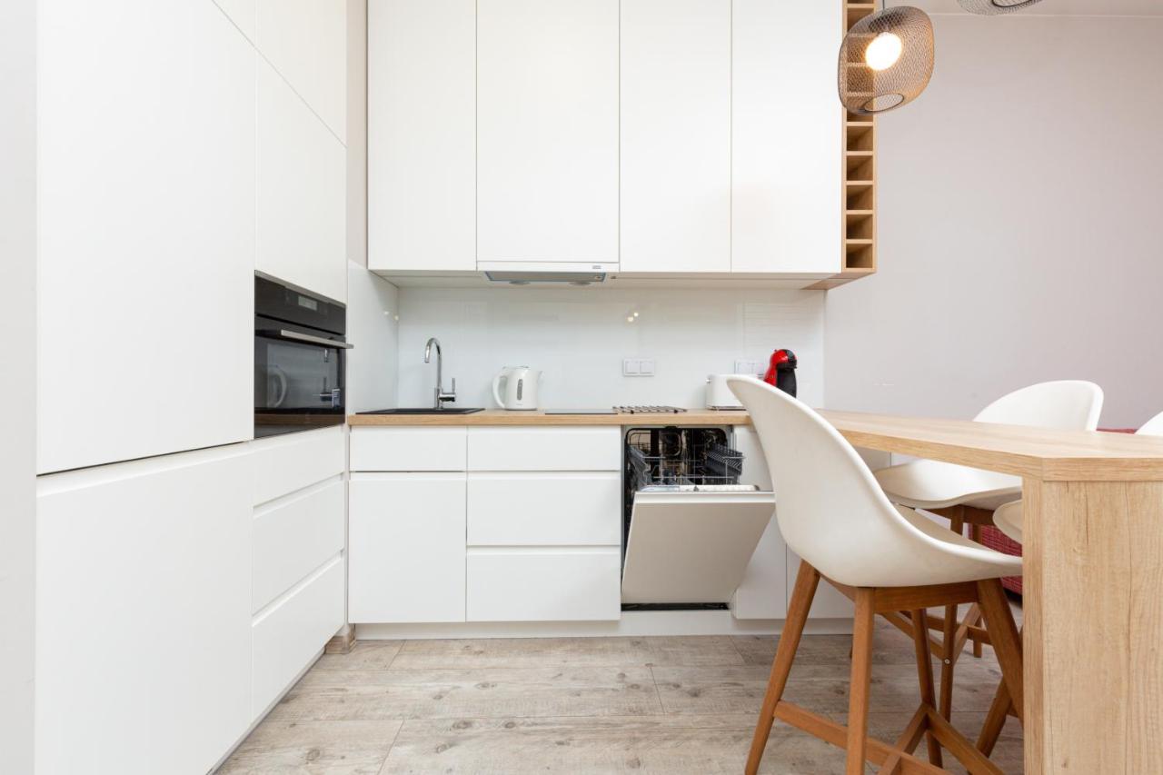 Business Center Apartments Warsaw Wola By Noclegi Renters エクステリア 写真