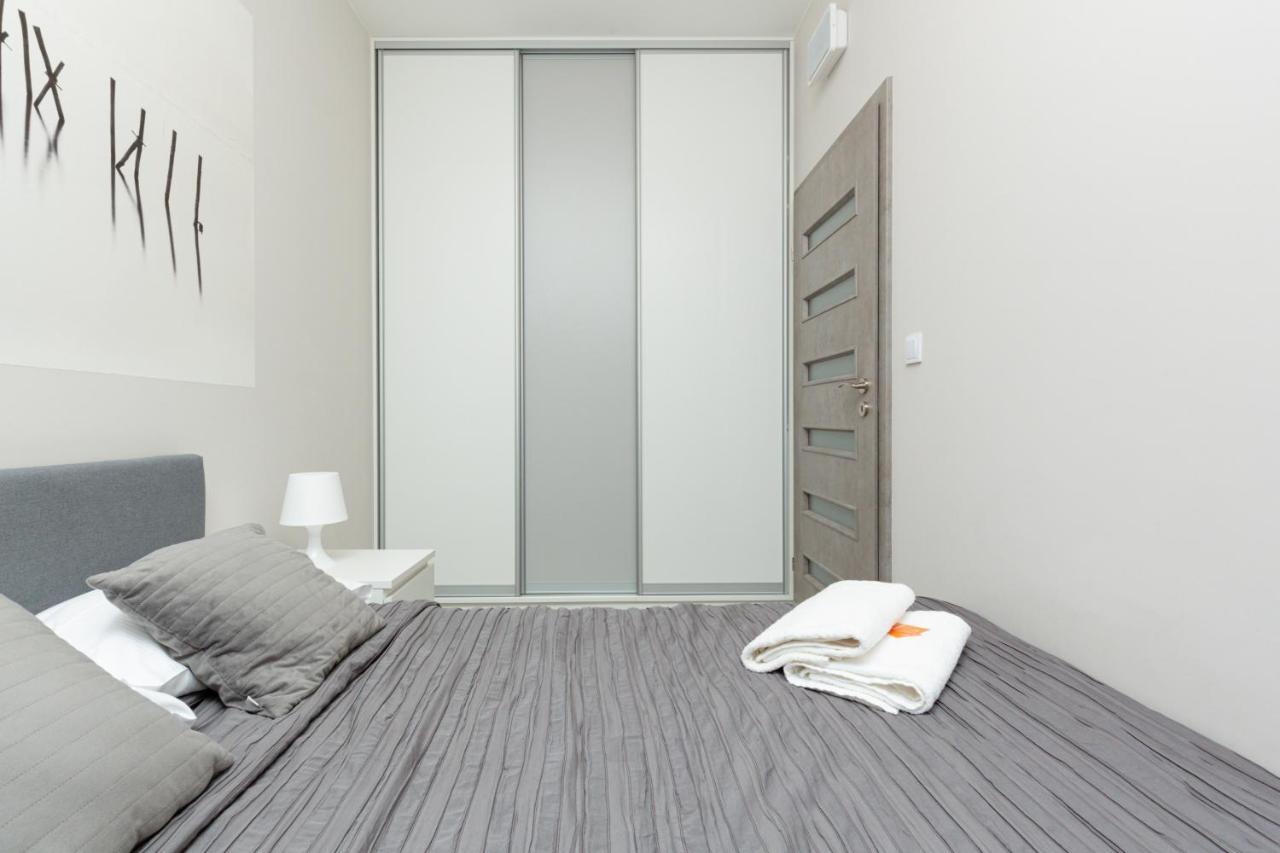 Business Center Apartments Warsaw Wola By Noclegi Renters エクステリア 写真