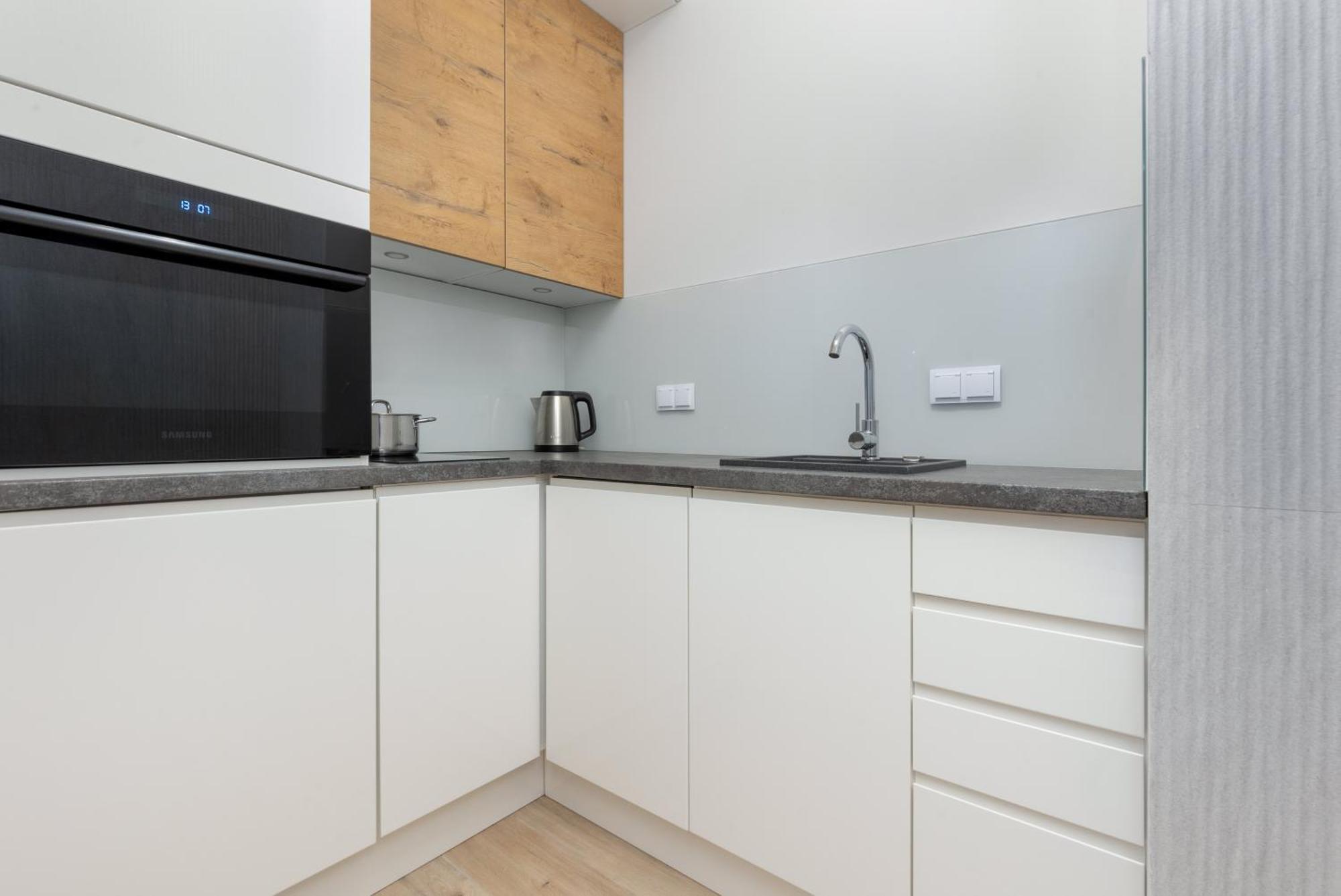 Business Center Apartments Warsaw Wola By Noclegi Renters エクステリア 写真