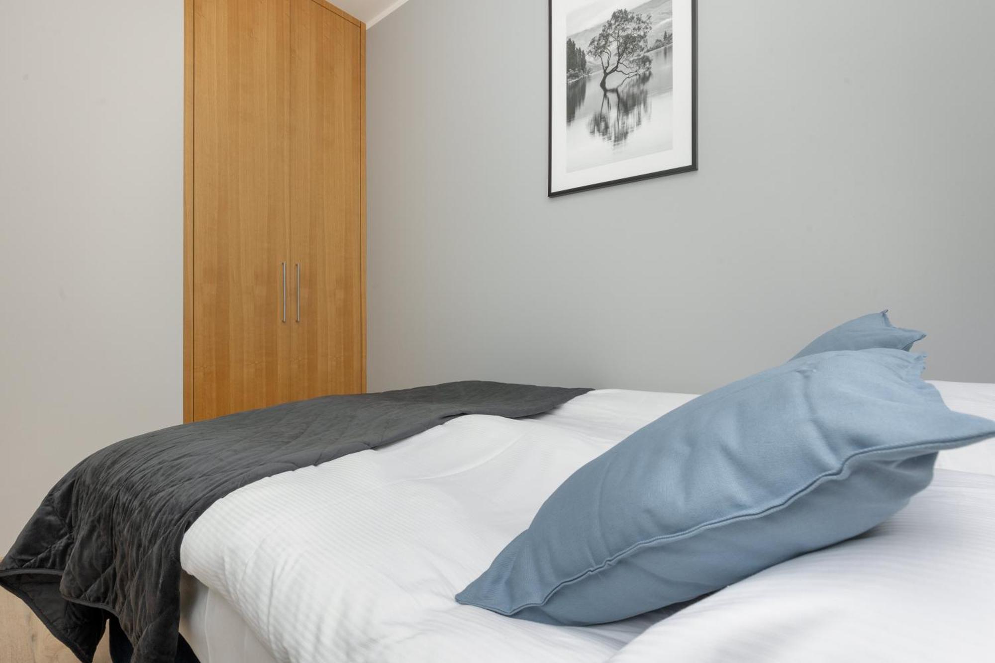 Business Center Apartments Warsaw Wola By Noclegi Renters エクステリア 写真